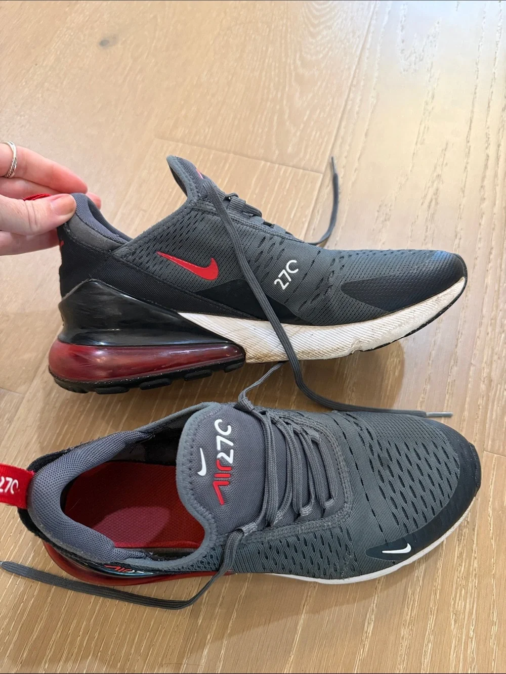 Nike Air Max 270 GS “Iron Grey University Red” big kids 7Y